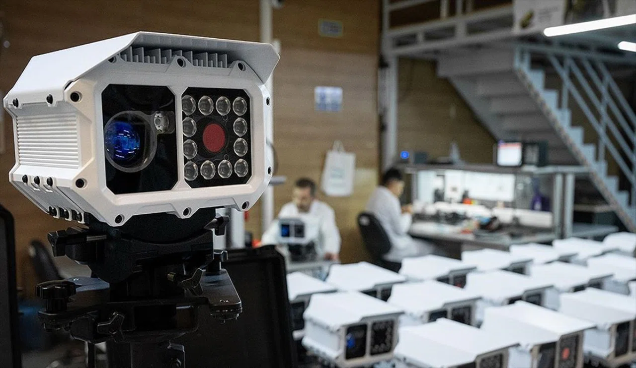 Jandarma için hız tespiti yaptı! ABD'nin kapısını açtı...