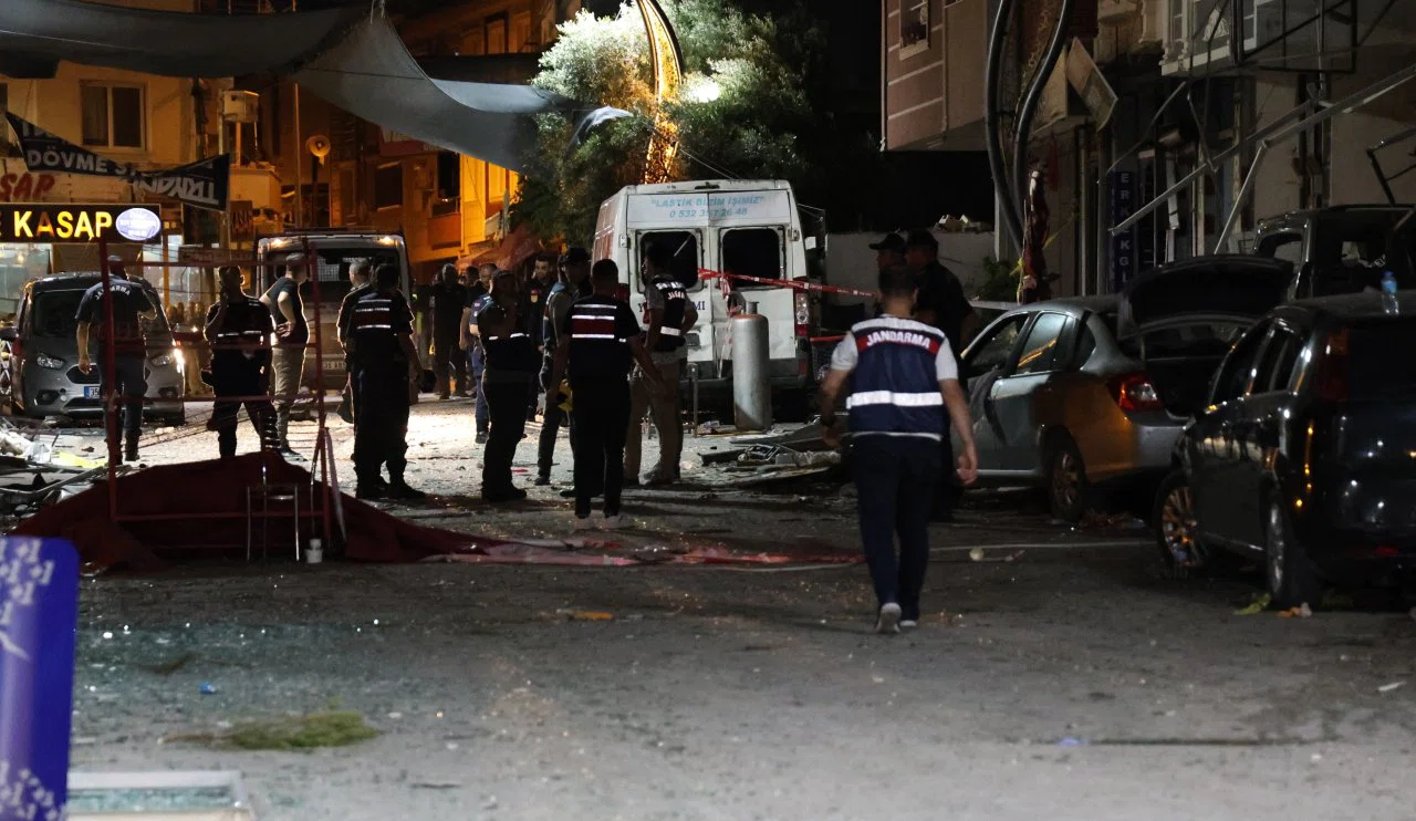 Sanayi tüpü patlaması çok sayıda ölü ve yaralı var