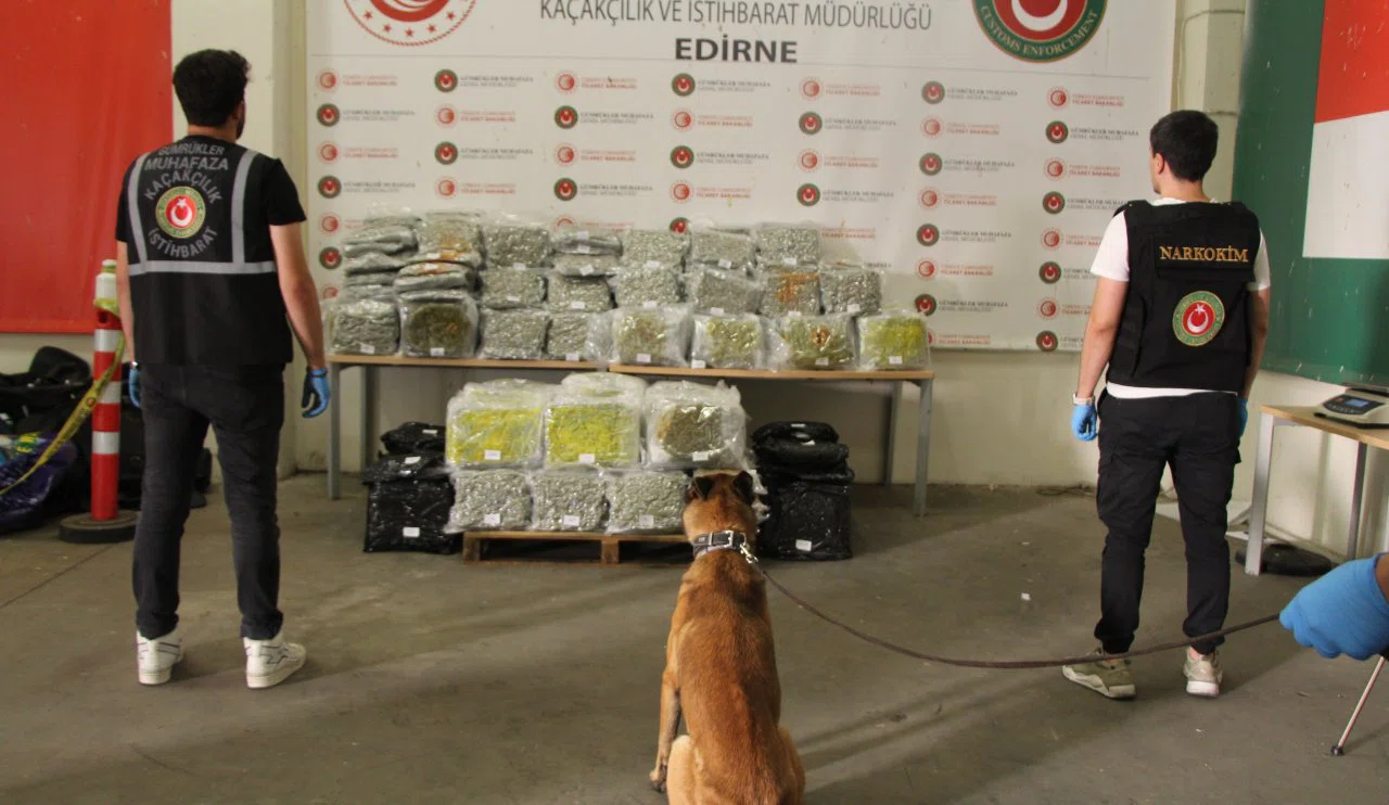 Gümrükte dev uyuşturucu operasyonu