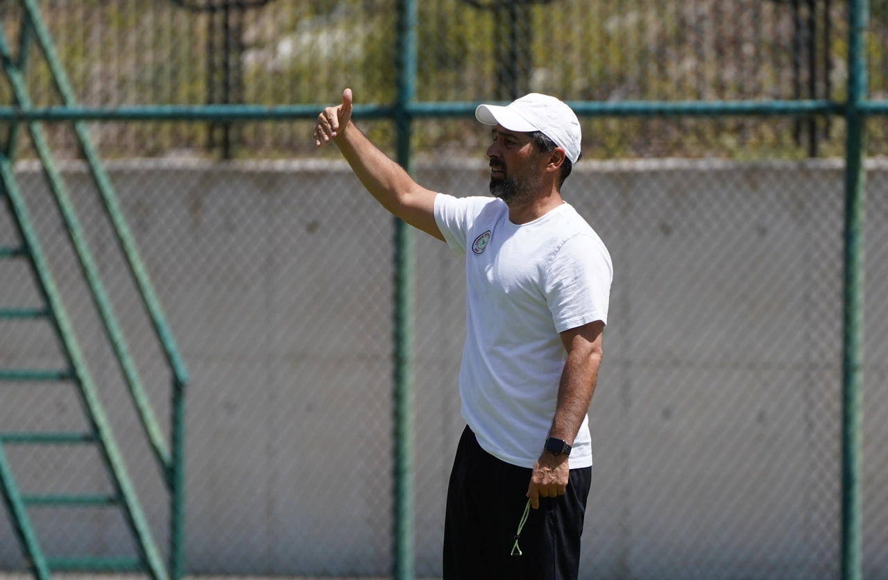 İlhan Palut, Slovenya'da Konyaspor ile aynı yerde kamp yapacak