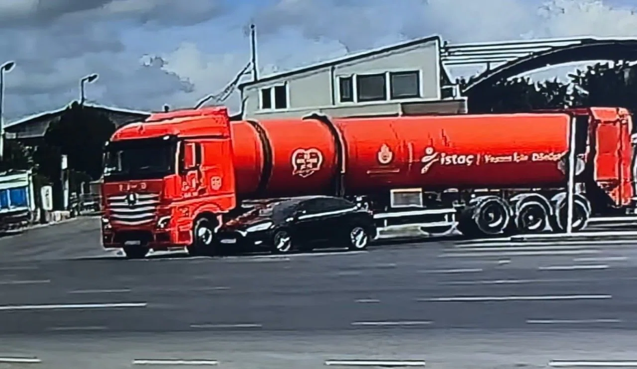Trafiğin göbeğinde dehşet! Yol vermedi diye kurşun yağdırdı