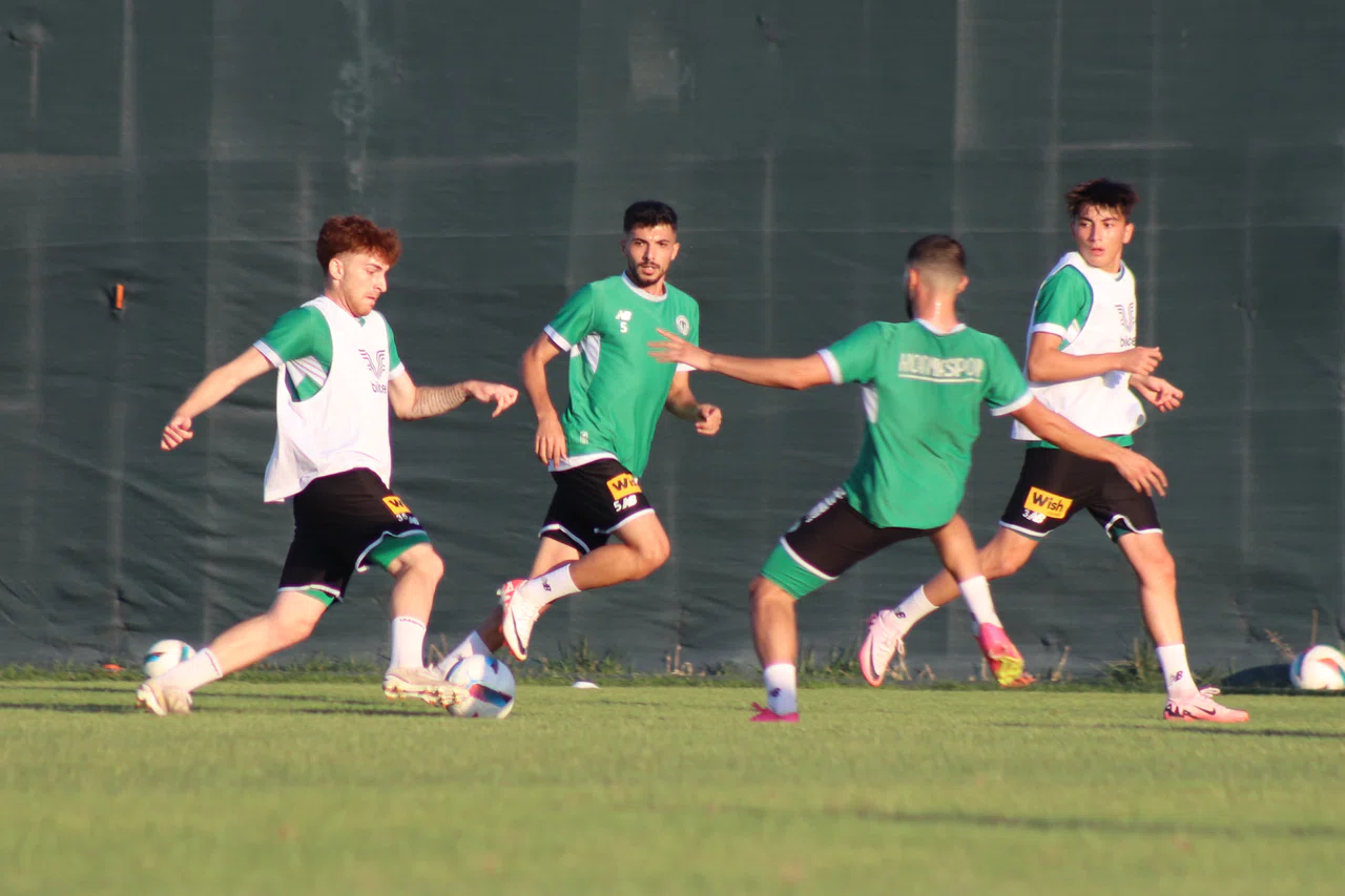 1922 Konyaspor, Kartepe'de kampa girdi