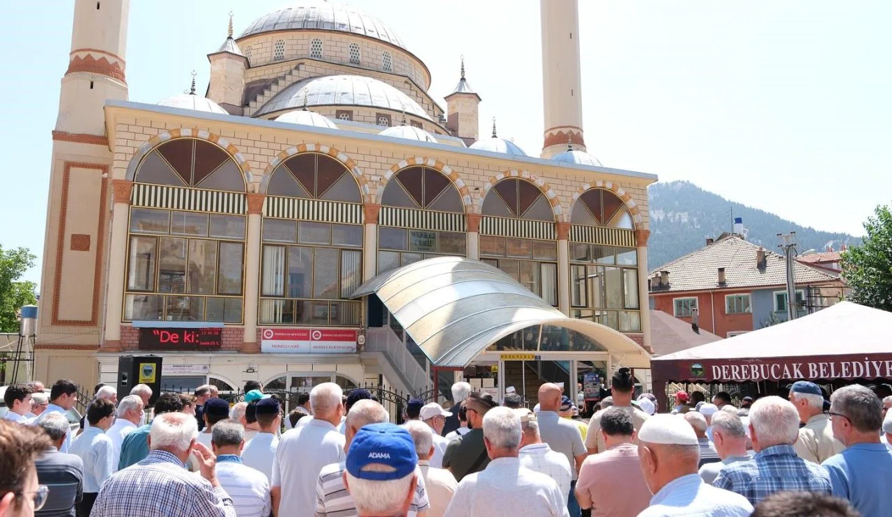 Konya'daki çiftçiler ellerini duaya açtı!