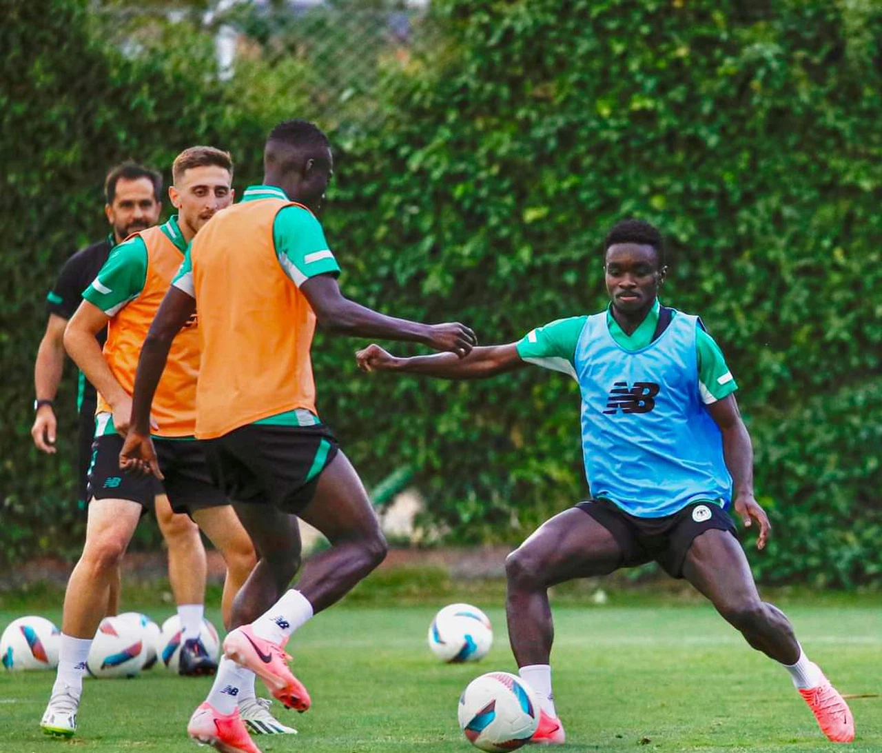 Konyaspor, Kayserispor maçının mesaisine başladı