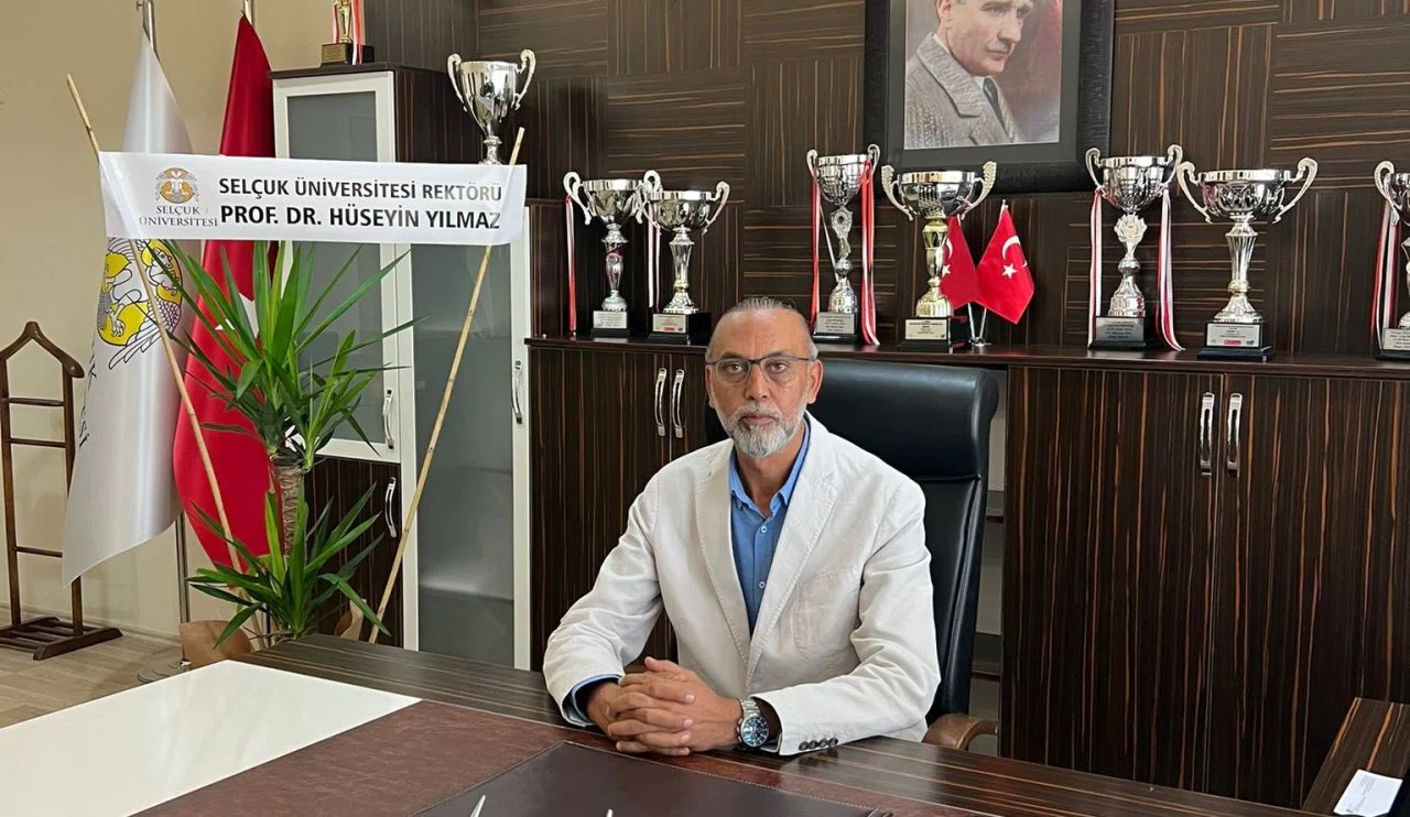 Selçuk'ta Spor Bilimleri Fakültesi Dekanı değişti