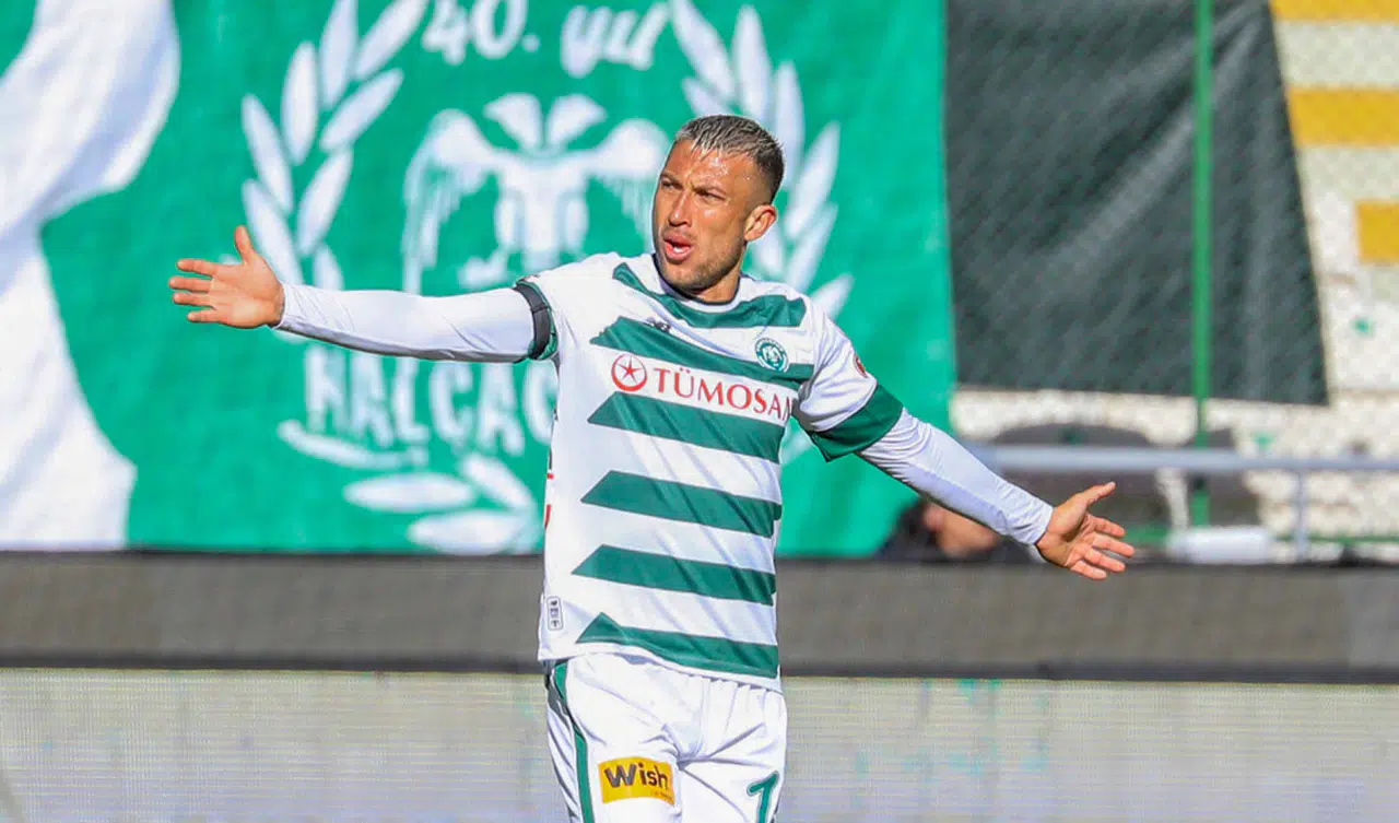 Konyaspor’un eski stoperi Calvo, 2 yıllık imzayı atmaya hazırlanıyor