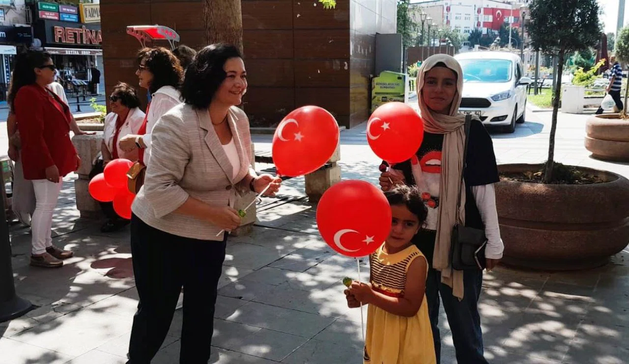 CHP Meram çocuklara bayram yaşattı!