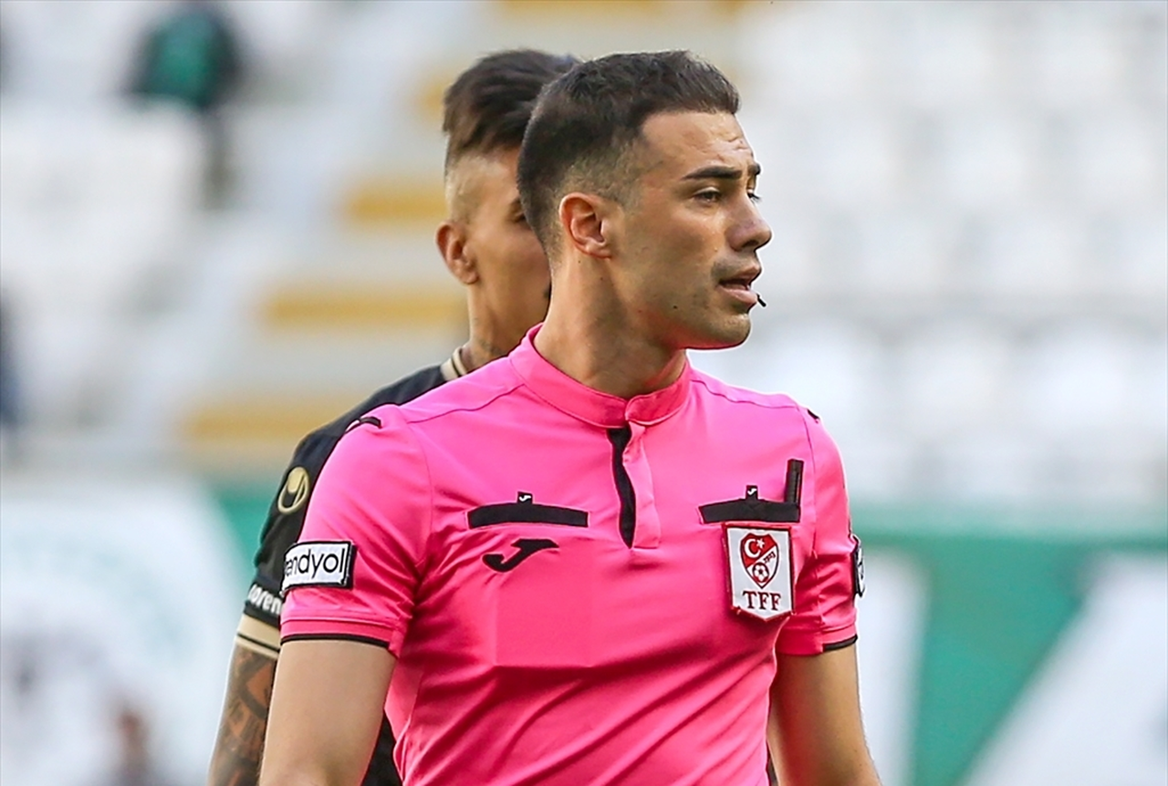 Samsunspor - Konyaspor maçına ligin en genç hakemi atandı! İşte haftanın hakemleri