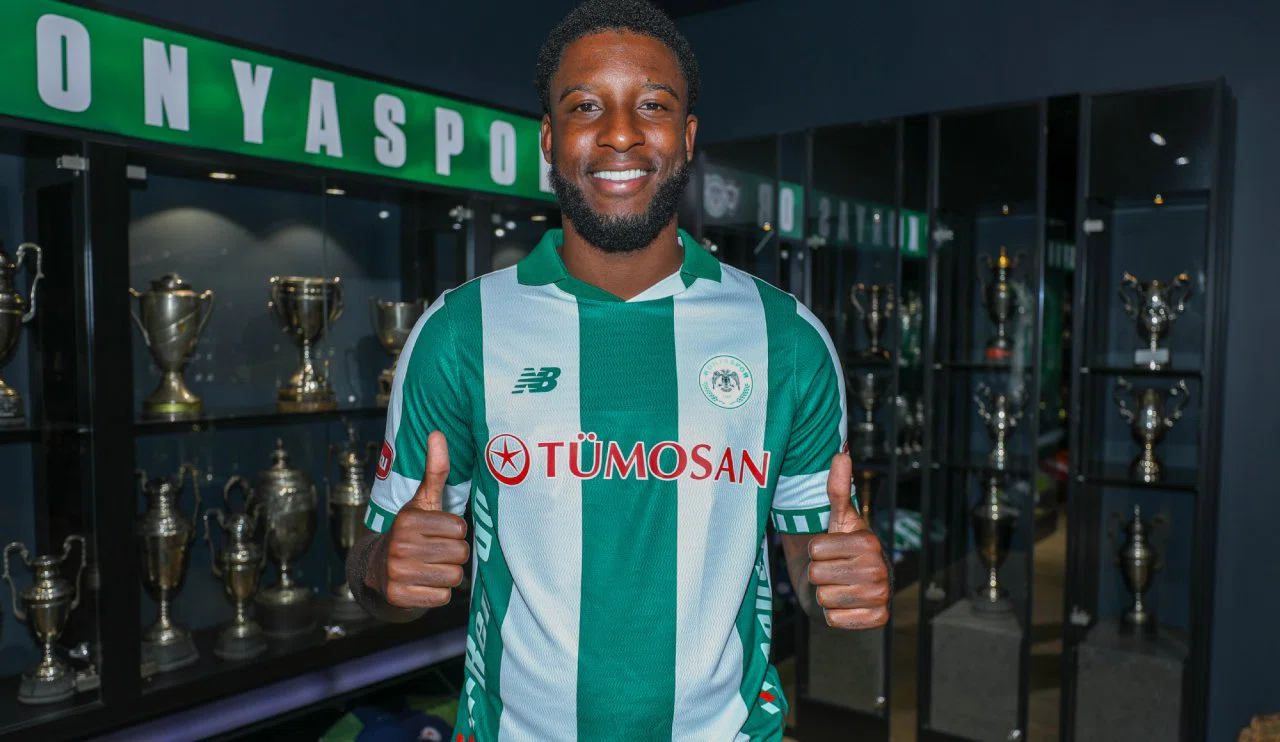 Konyaspor, Riechedly Bazoer ile sözleşme imzaladı
