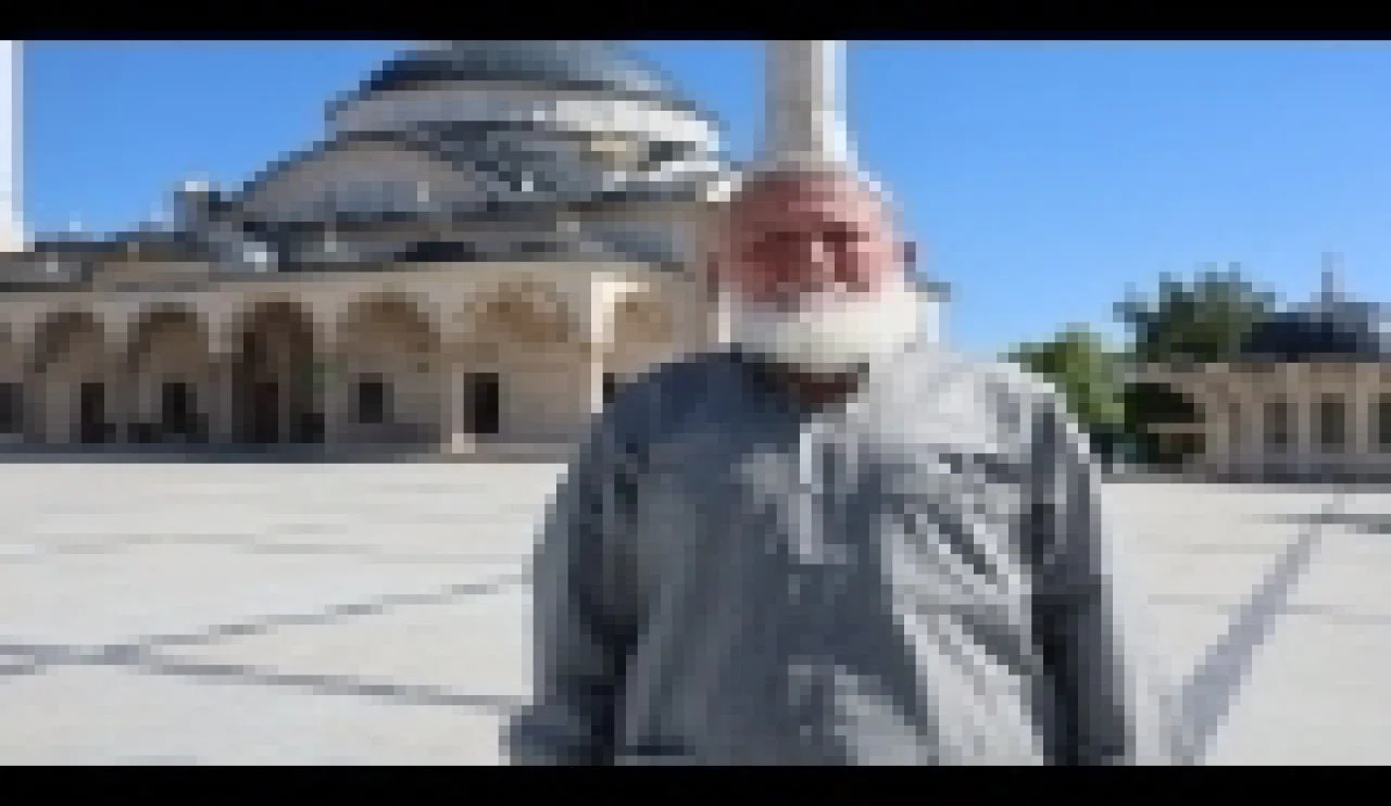 321 camiye imza atan usta: Hasan Hezer