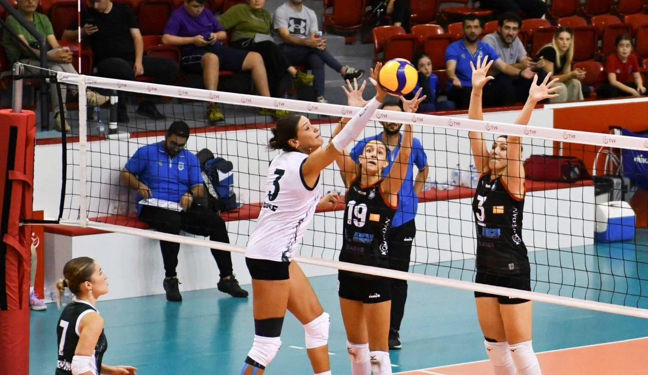 Voleybolda Ereğli, sezona yenilgiyle başladı