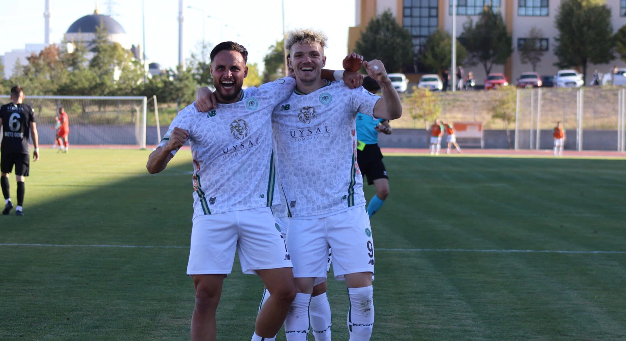 1922 Konyaspor Karadeniz'de 3 puan arıyor