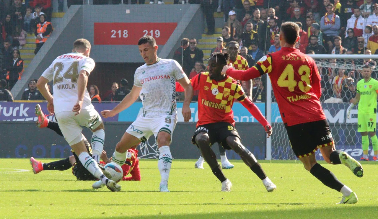 Konyaspor, İzmir'de son dakika yıkıldı! Çok yazık oldu