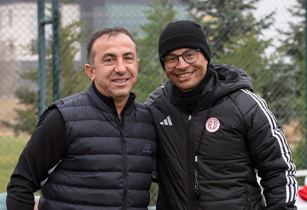 Konyaspor, kapılarını Antalyaspor'a açtı! Maç öncesi teknik adamlar da bir araya geldi