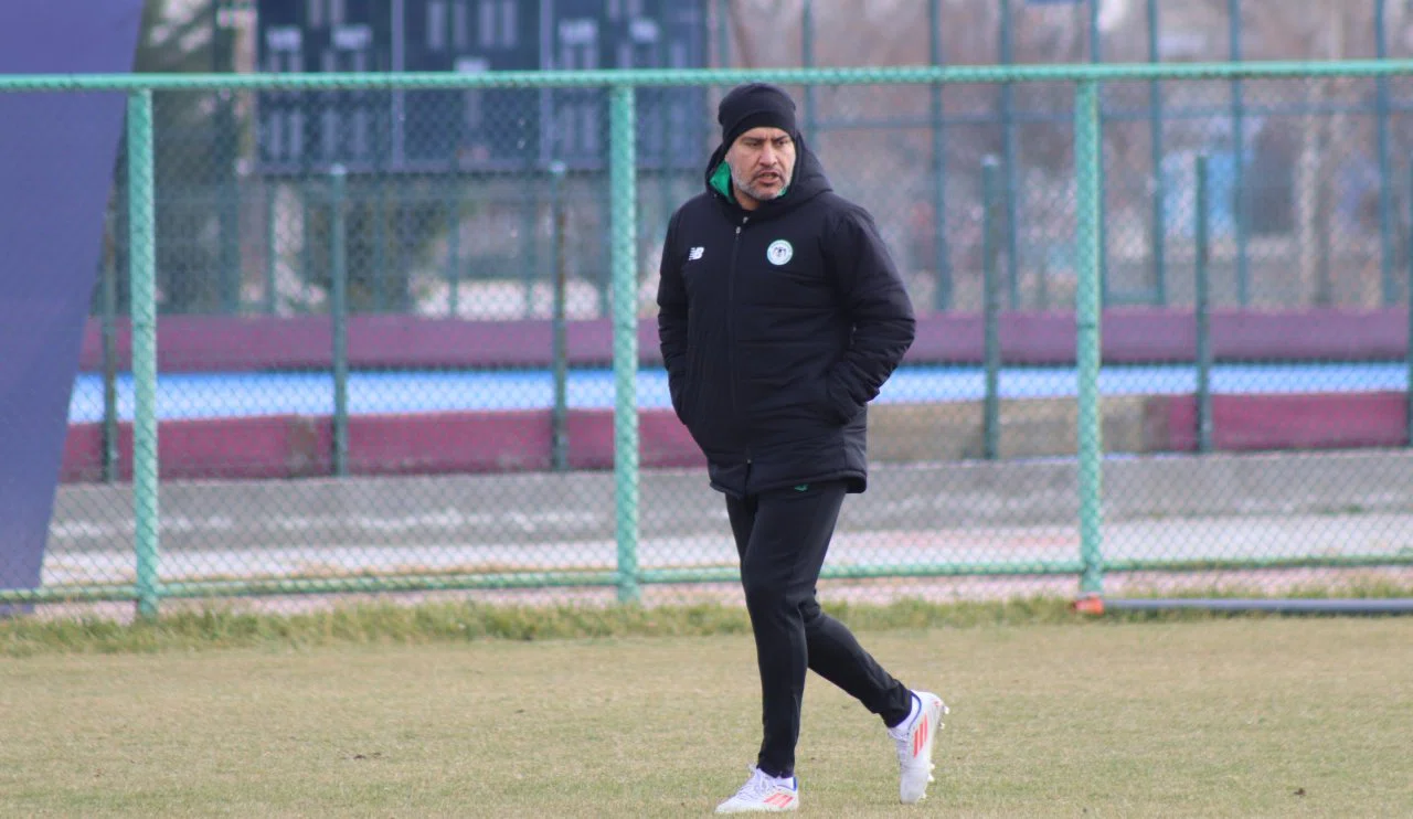 1922 Konyaspor, rakibin oyunu yavaşlatmasından şikayetçi! Sürekli yattılar