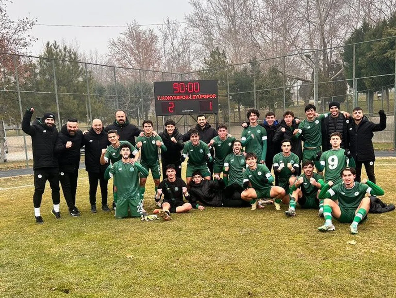 Konyaspor, Eyüpspor'u 2 golle geçti