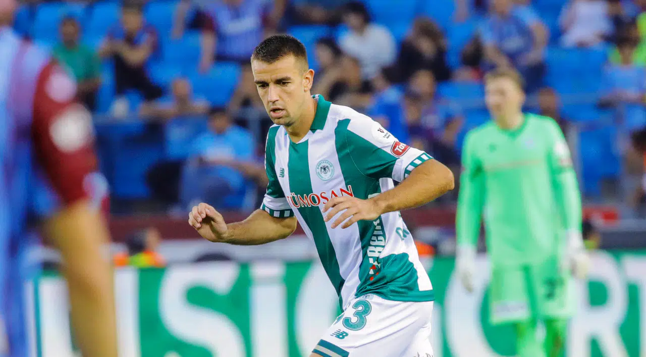 Konyasporlu stoper, kiralık olarak ayrılmaya hazırlanıyor