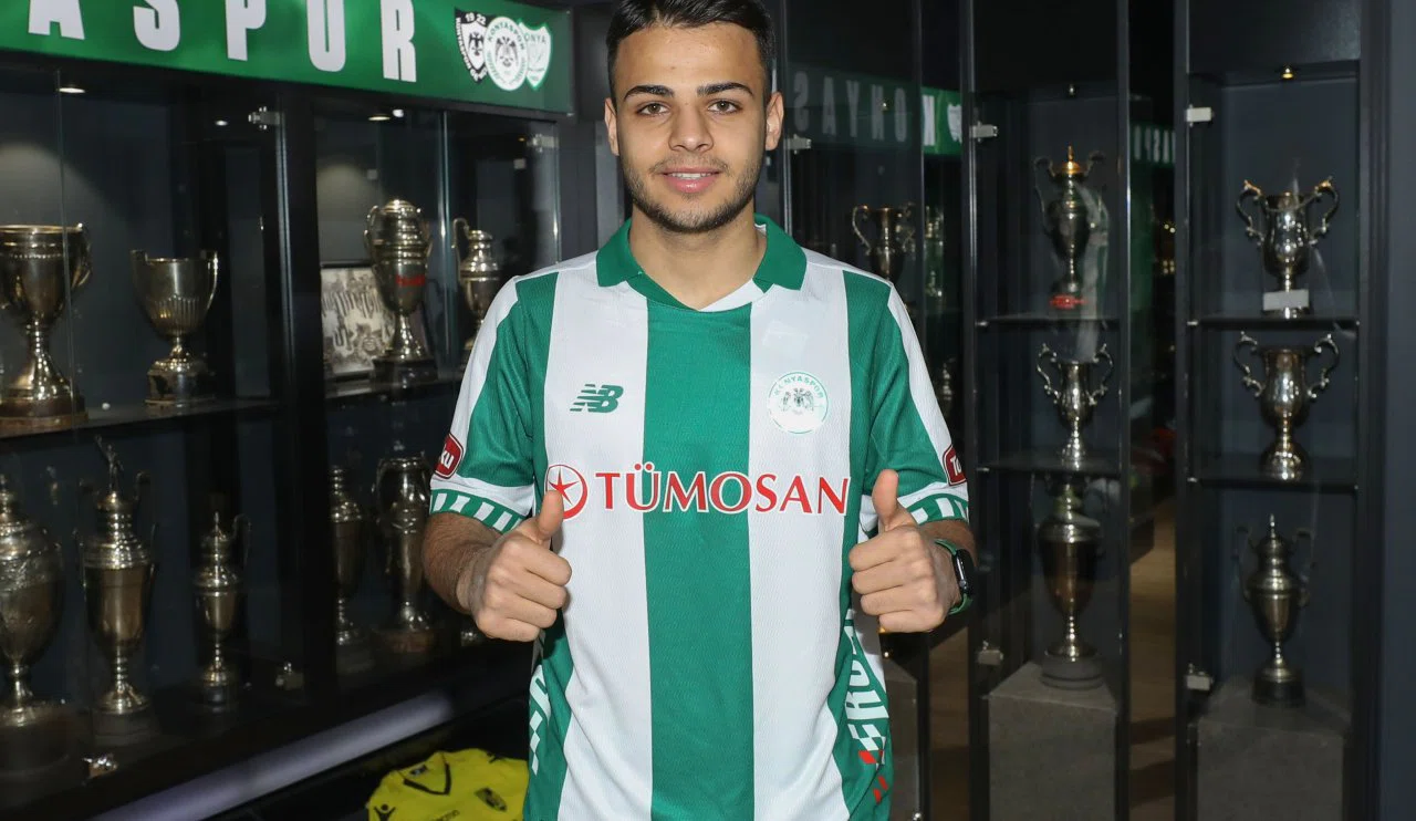 Konyaspor'dan geleceğe yatırım! 4,5 yıllık sözleşme imzalandı