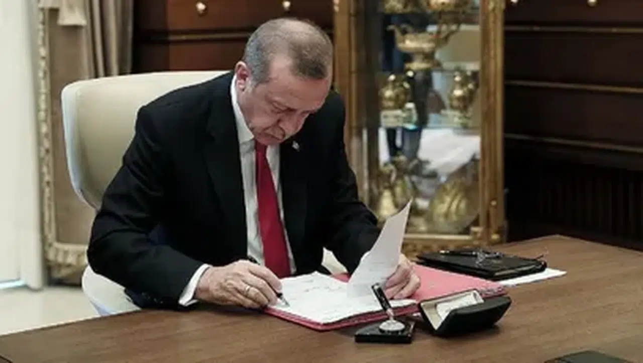 Erdoğan imzaladı! Birçok kurumda görevden almalar gerçekleşti