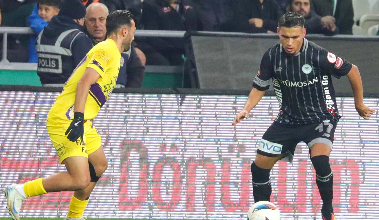 Konyaspor'un yeni transferi sahne aldı