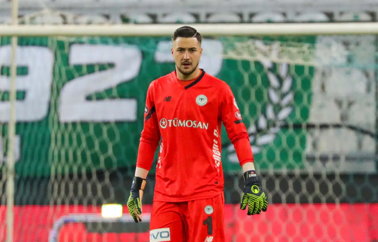 Konyaspor'un genç kalecisi, forma giymeyi özlüyor