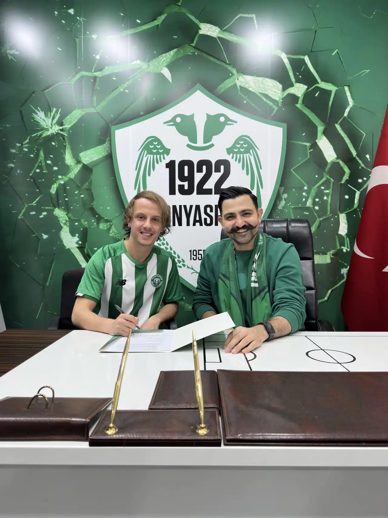 Trabzonspor altyapısından yetişen genç kanat oyuncusu, 1922 Konyaspor'da