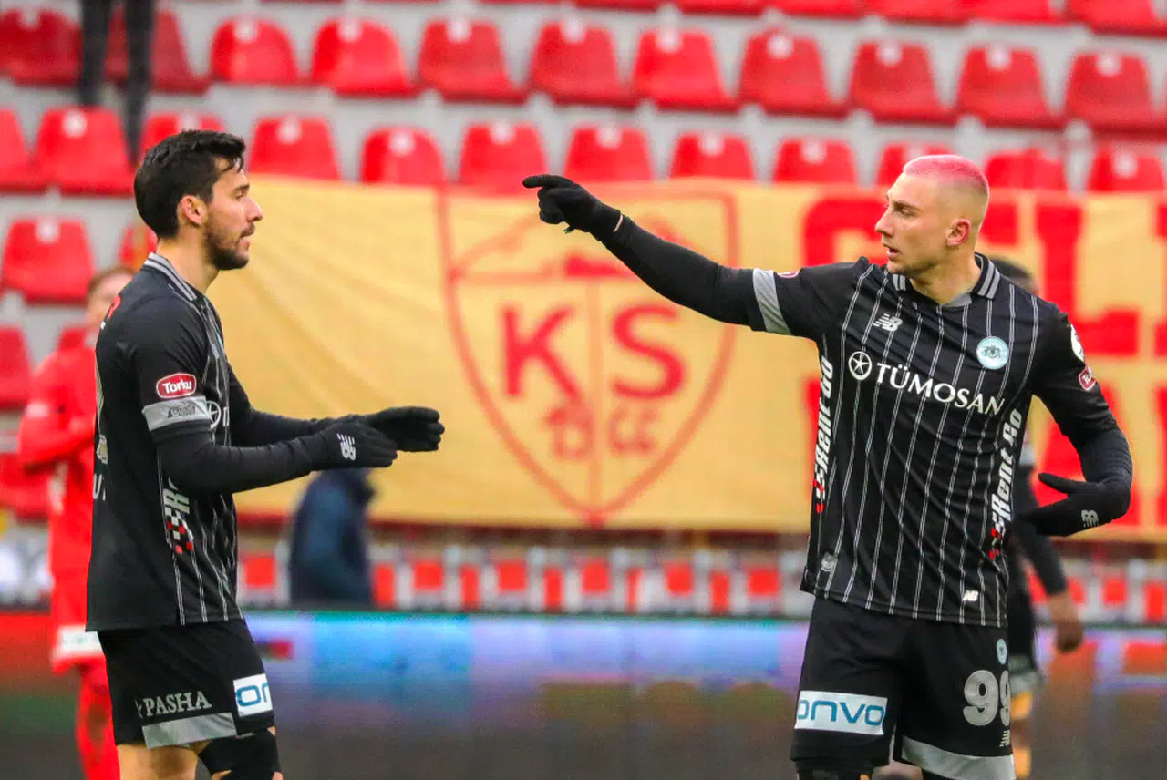 Konyaspor’un golcüsü Süper Lig’in zirvesinde