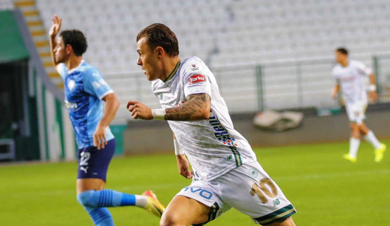 Konyasporlu oyuncu, kariyerinde önemli bir adım attı