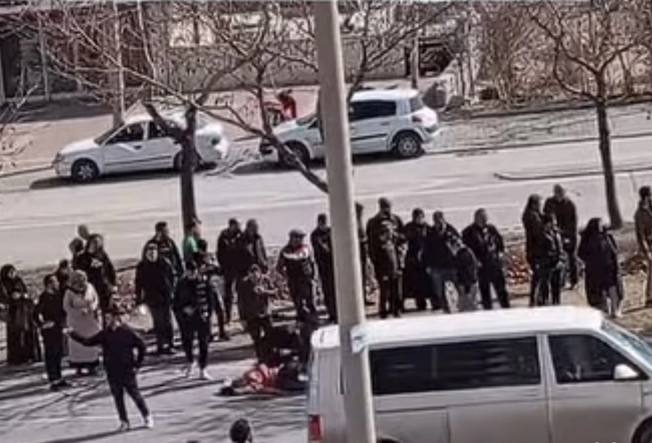 Konya’da araç devrildi! Yaralılar var