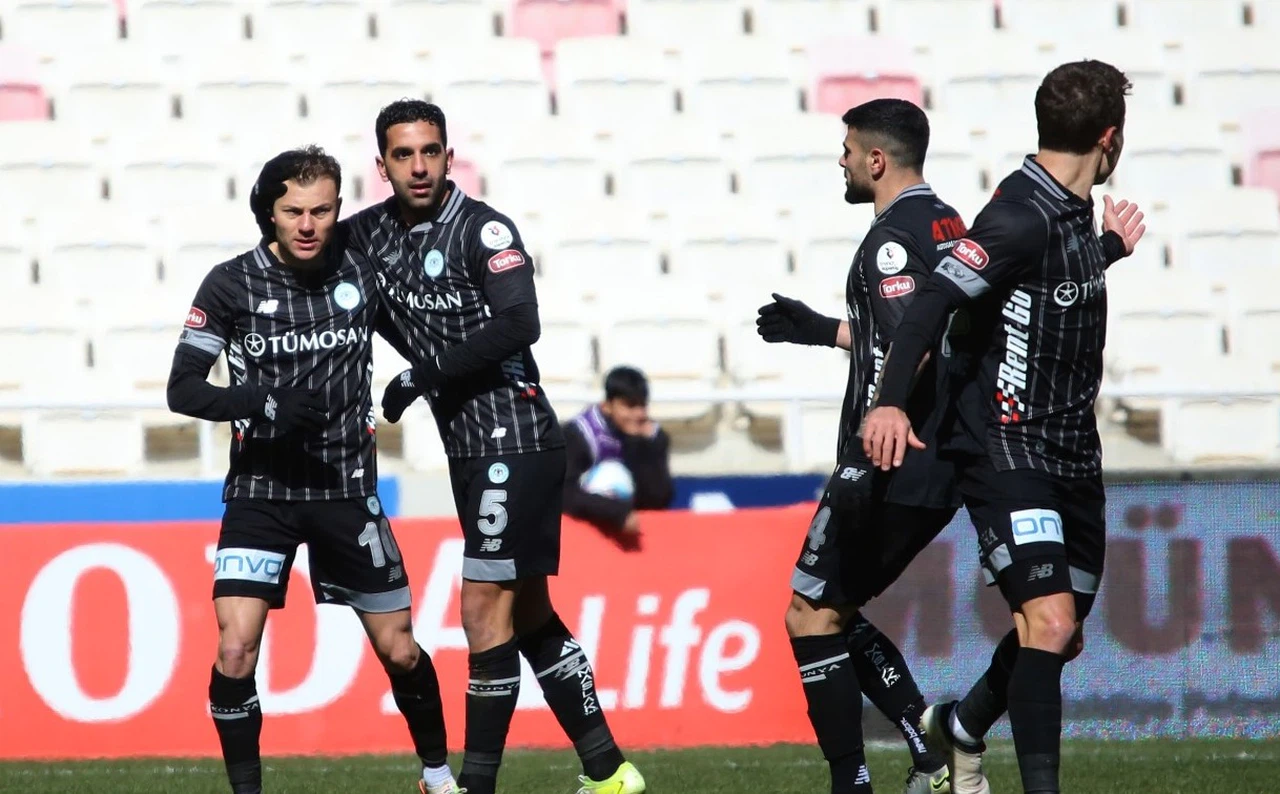Konyaspor ile Trabzonspor karşılaşıyor! Kritik maç öncesi detaylar