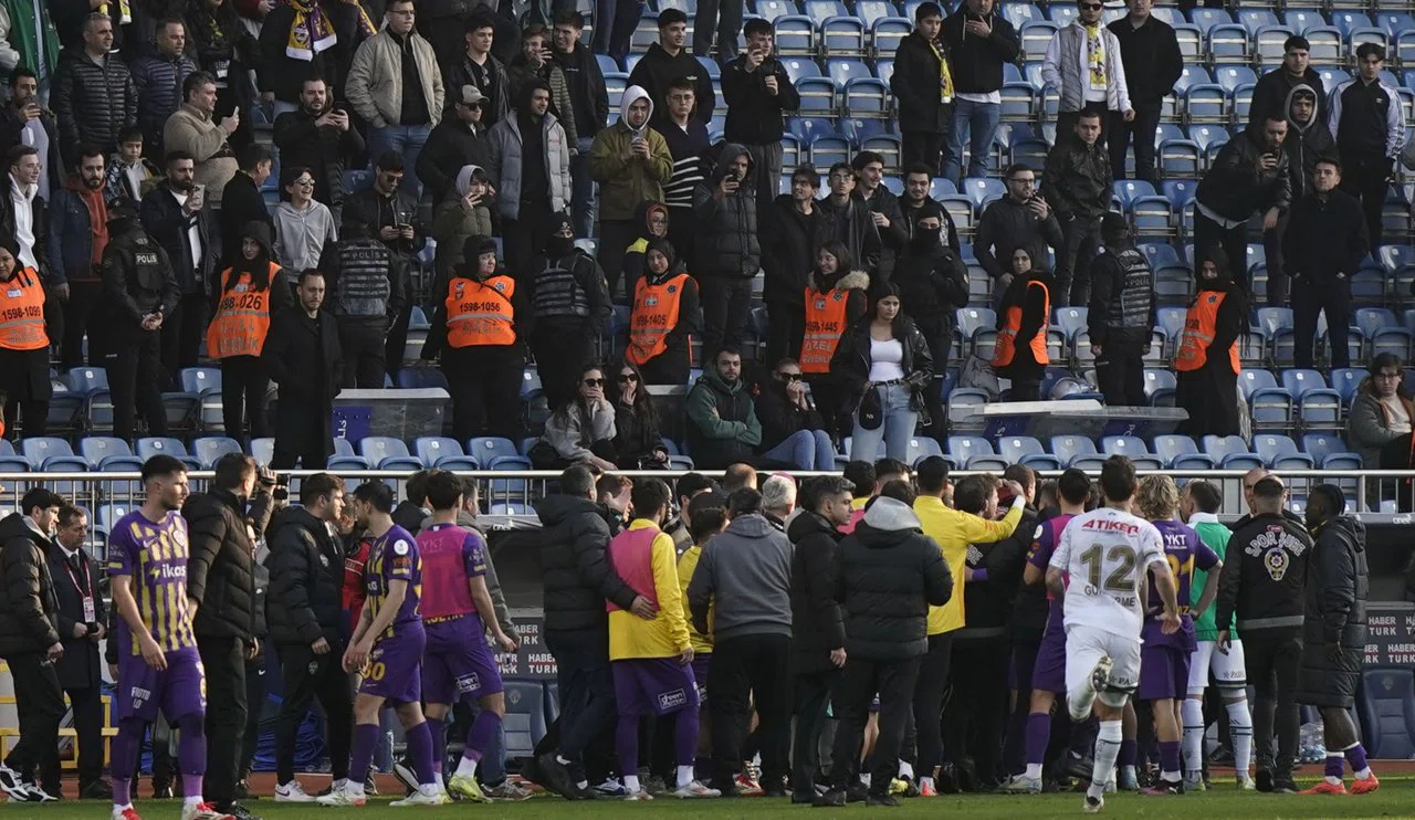 PFDK'dan Konyaspor ve Eyüpspor'a ceza