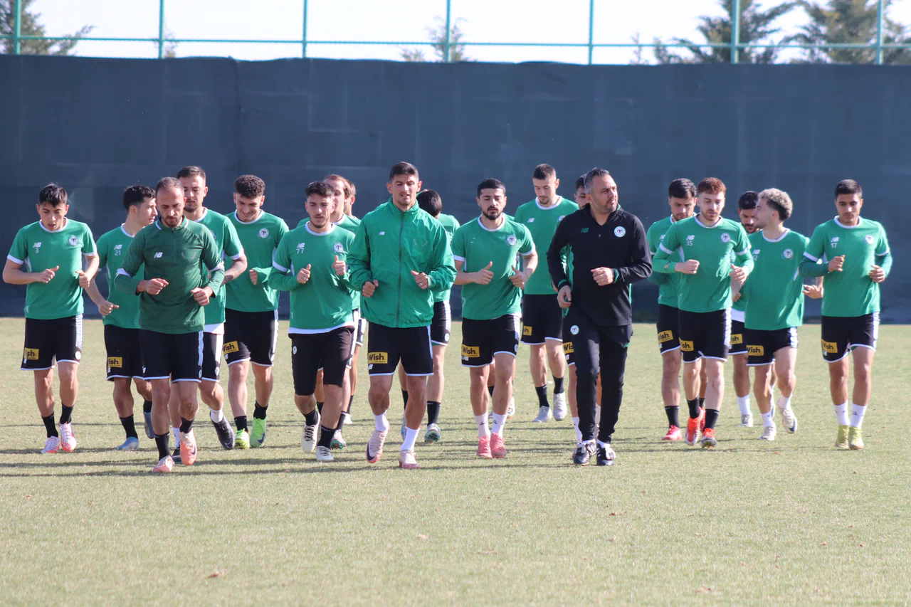 1922 Konyaspor, Osmaniye maçı için yola çıkıyor! Kamp kadrosu da açıklandı