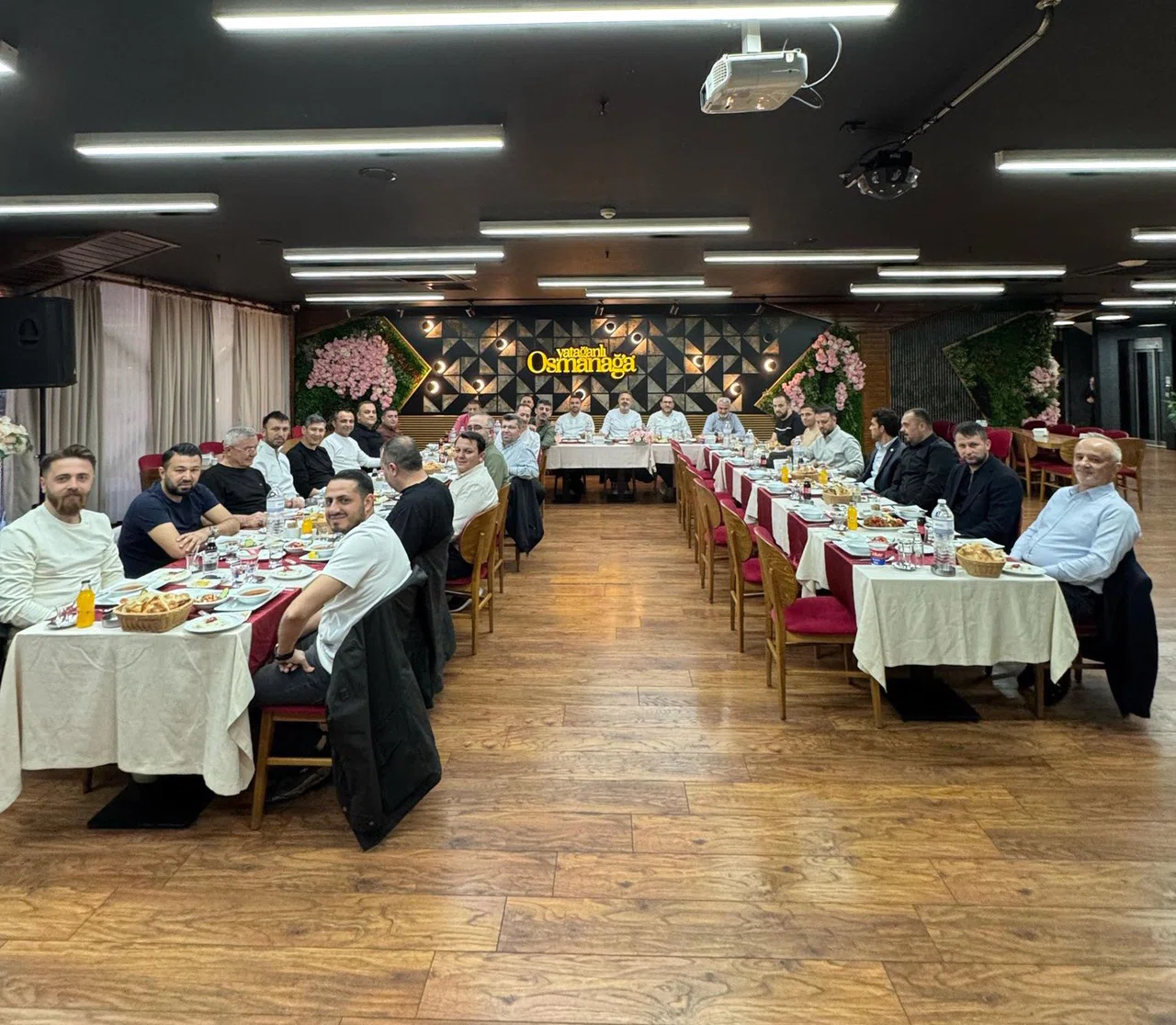 Konyaspor ve 1922 Konyaspor yöneticileri, pilot takımın geleceğini konuştu