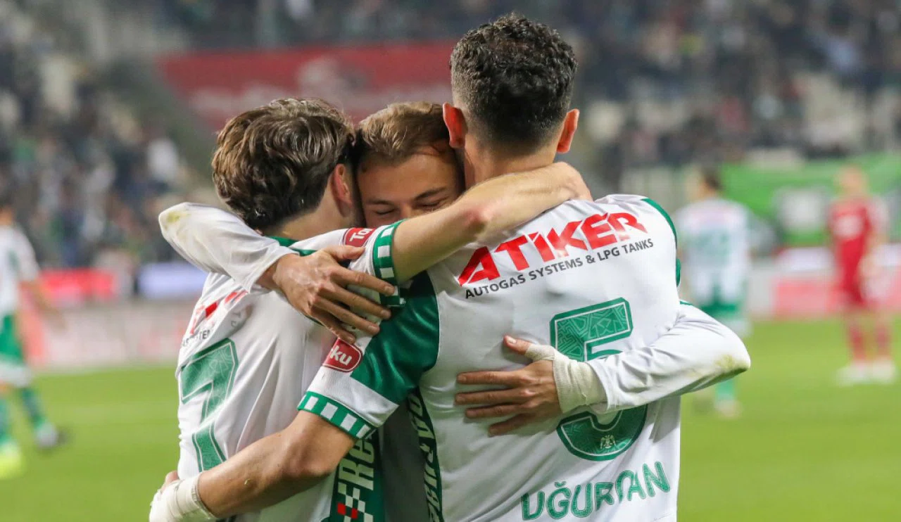 Konyaspor'da Yusuf Erdoğan umutlu konuştu! Gelecek sezonun ateşi yakıldı