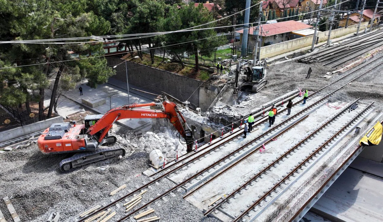Konya’da köprü yıkılıyor! Başkan Altay’dan açıklama