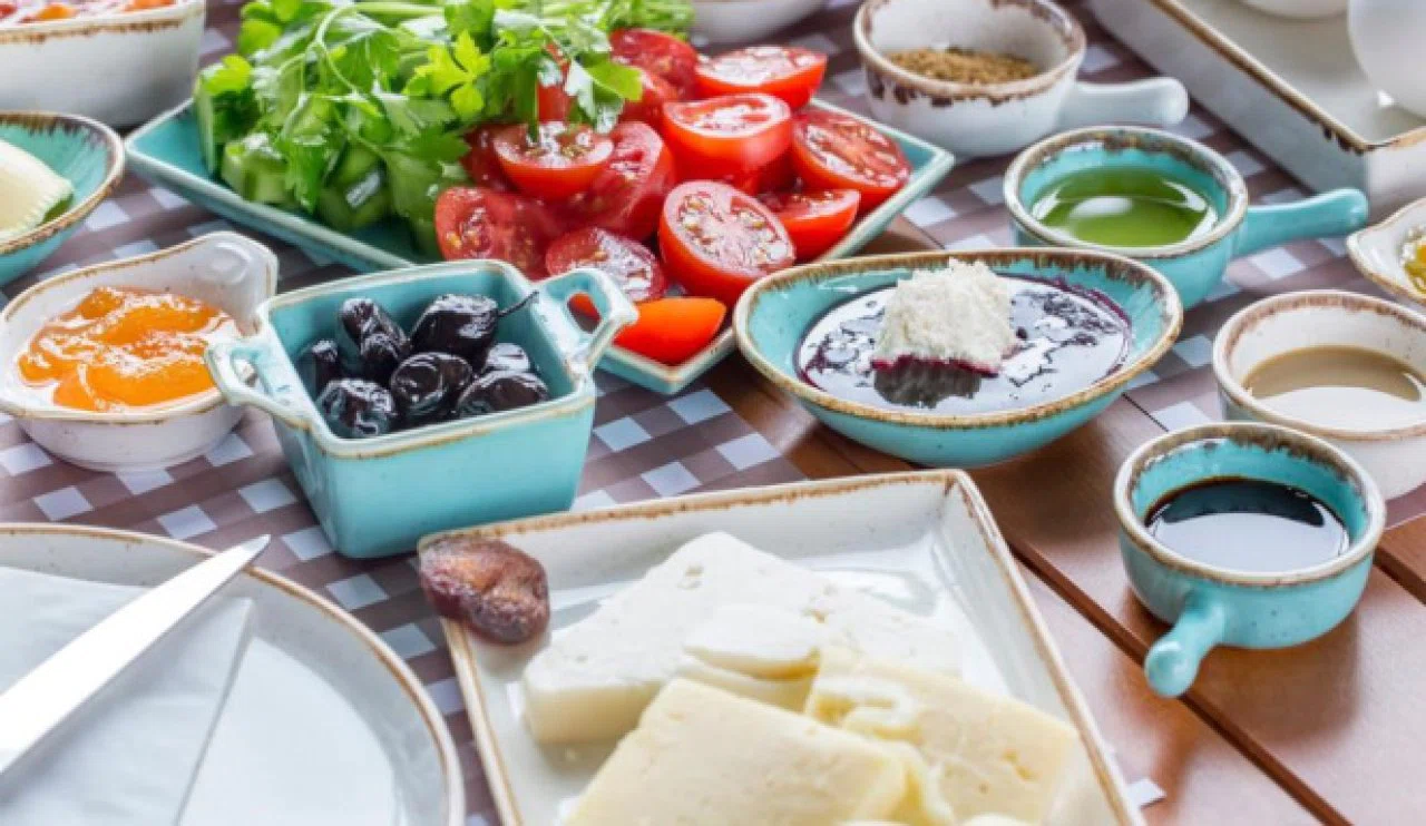 Bayramda sindirim sorunlarından kaçınmak için nasıl beslenmeliyiz?