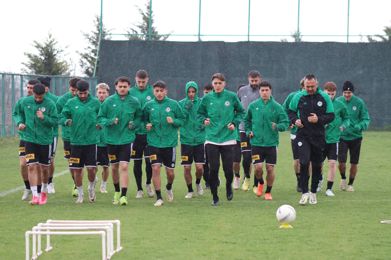 1922 Konyaspor, kritik maçın mesaisine moralsiz başladı