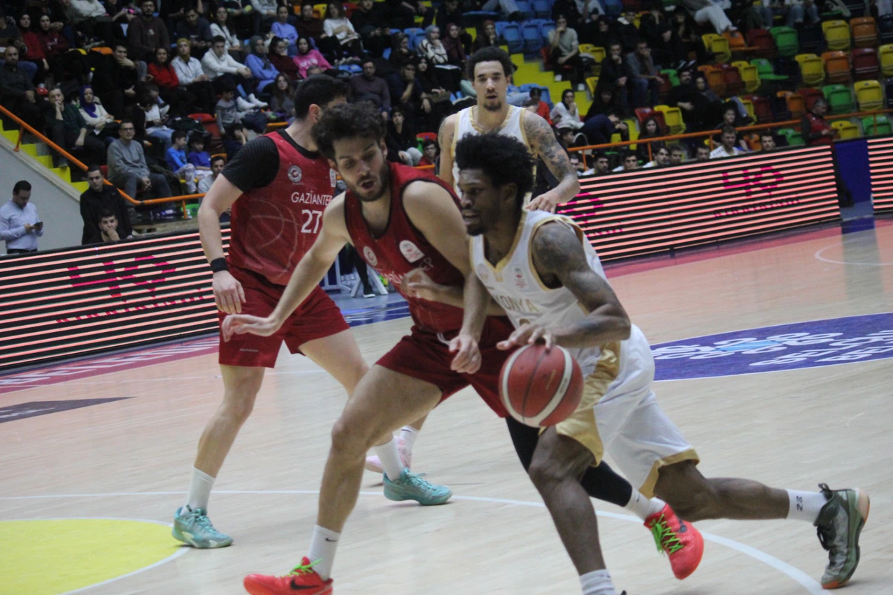 Konya BBSK, doğrudan play-off için parkede