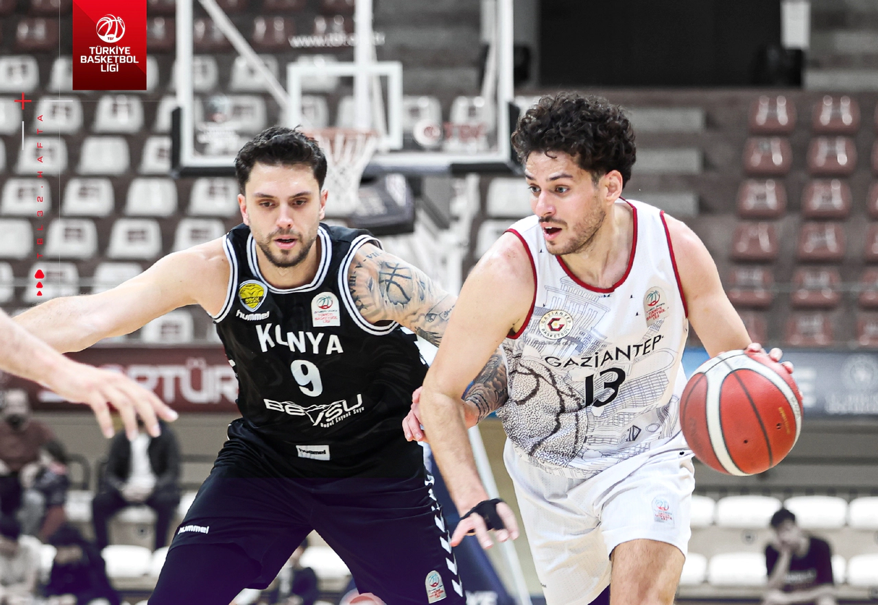 Basketbolda Konya BBSK, deplasmanda kayıp