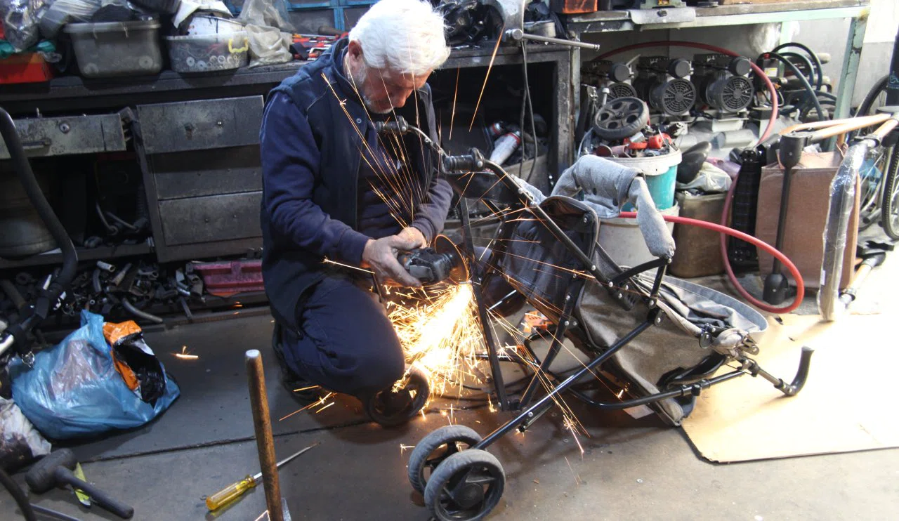 Konya'nın bu tamir ustasına giden arabalar Murat 124 gibi giriyor, BMW gibi çıkıyor