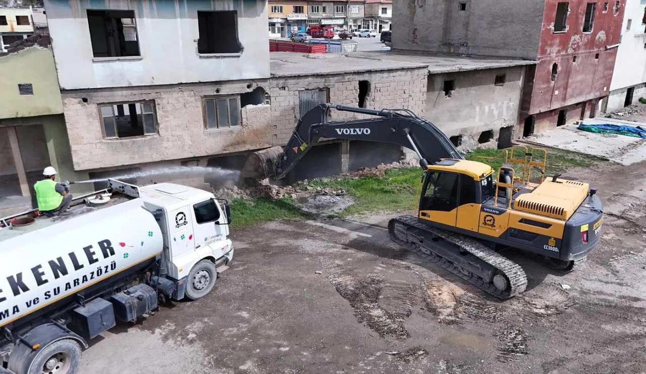 Konya'da CHP'li belediyeden kentsel dönüşüm hamlesi! İlk kazma vuruldu