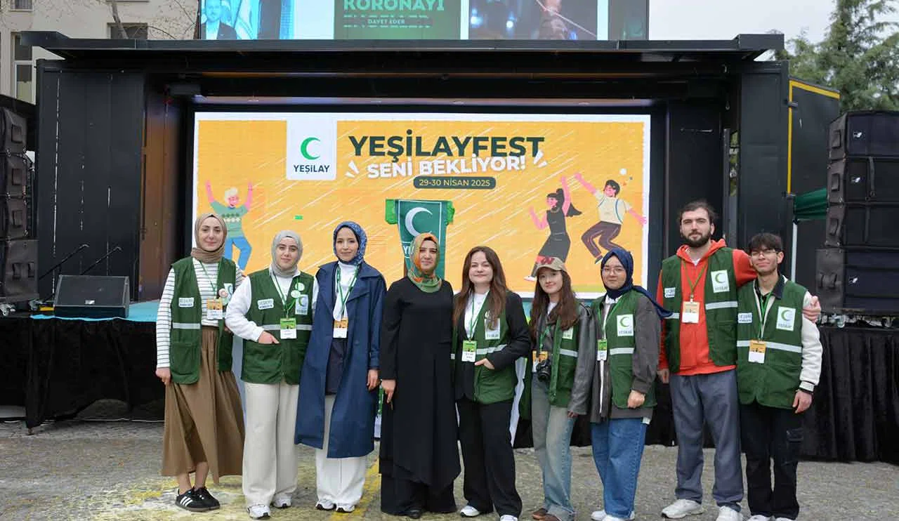 Konya'da YeşilayFest Coşkusu: Gençler Bağımlılığa Karşı El Ele Verdi