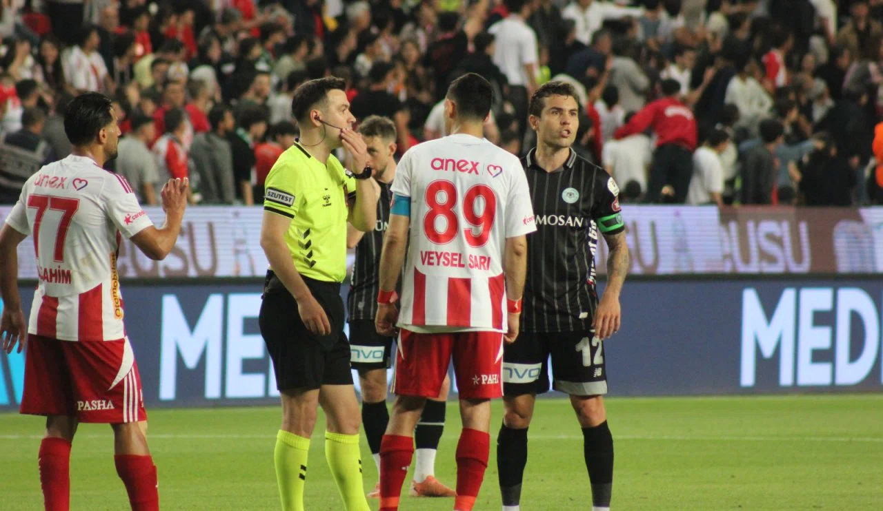Konyaspor’un kazandığı penaltının VAR konuşmaları açıklandı