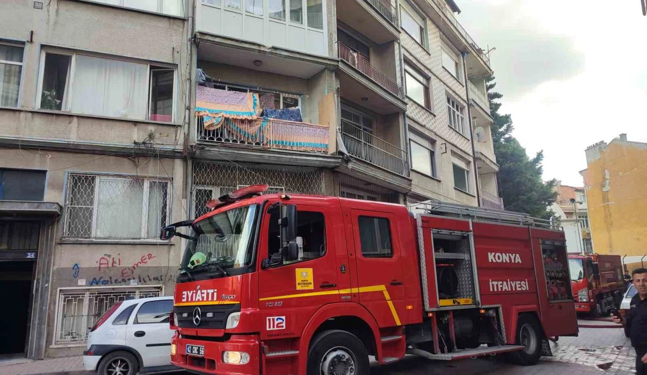 Konya'da boş apartmanda yangın çıktı