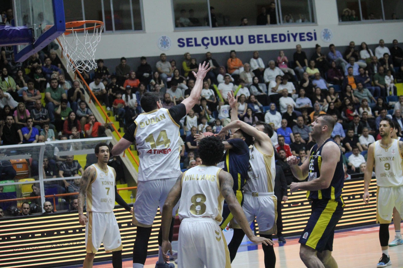 Konya Büyükşehir, final için parkede! Nefesler tutuldu