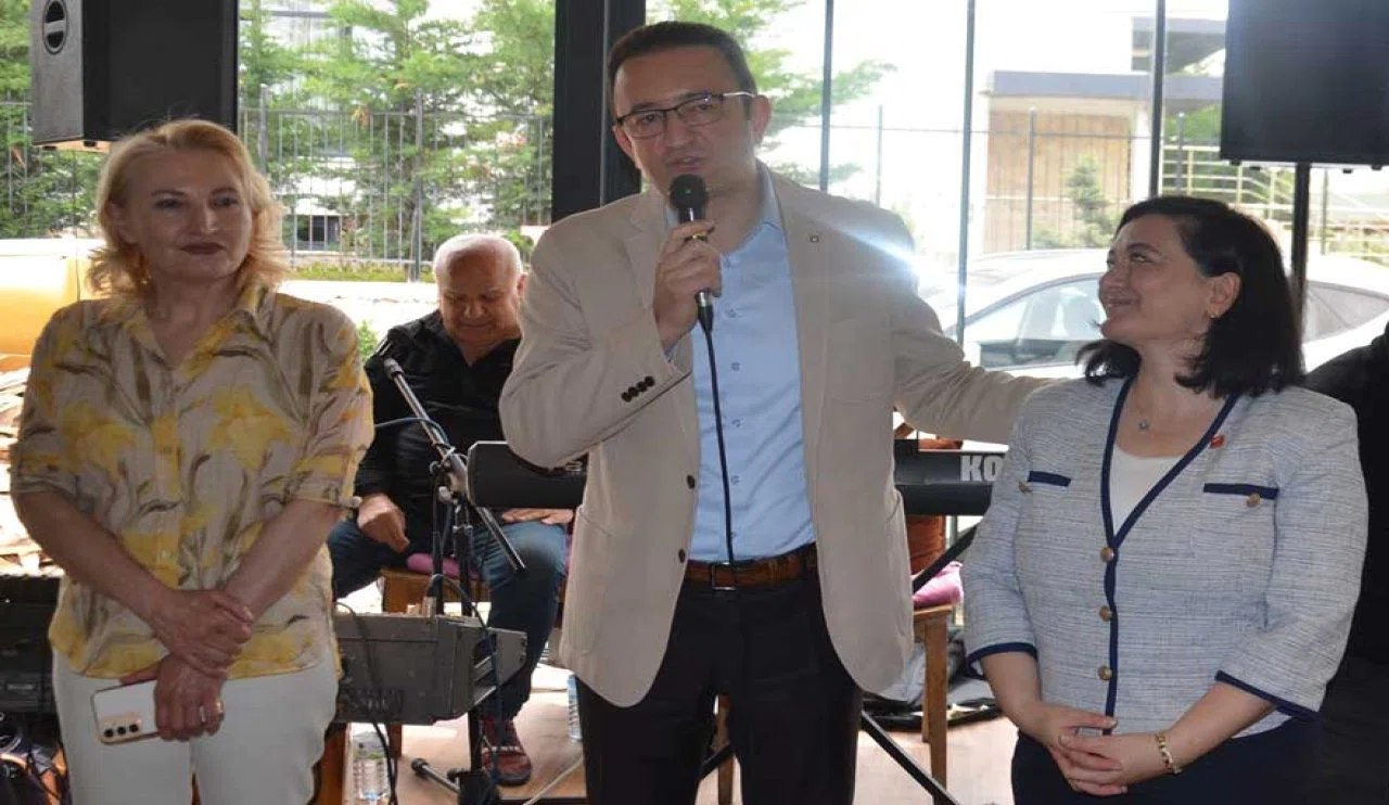 CHP Anneler Günü’nü kutladı