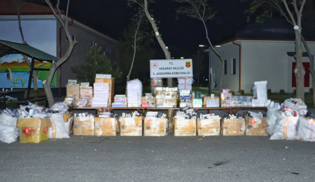 Piyasa Değeri 2,2 Milyon Lira: Aksaray’da Kargo Tırında Kaçak Ürün Operasyonu