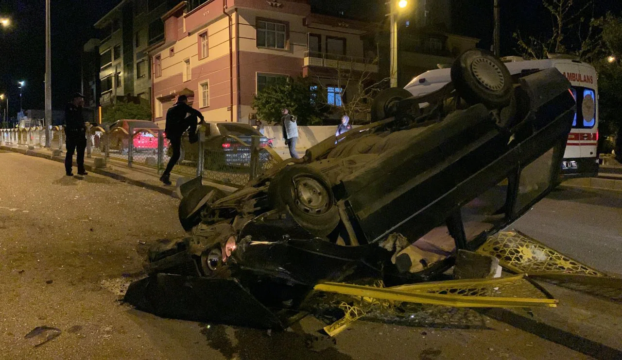 Karaman’da Ters Dönen Otomobilden Burnu Bile Kanamadan Çıktı