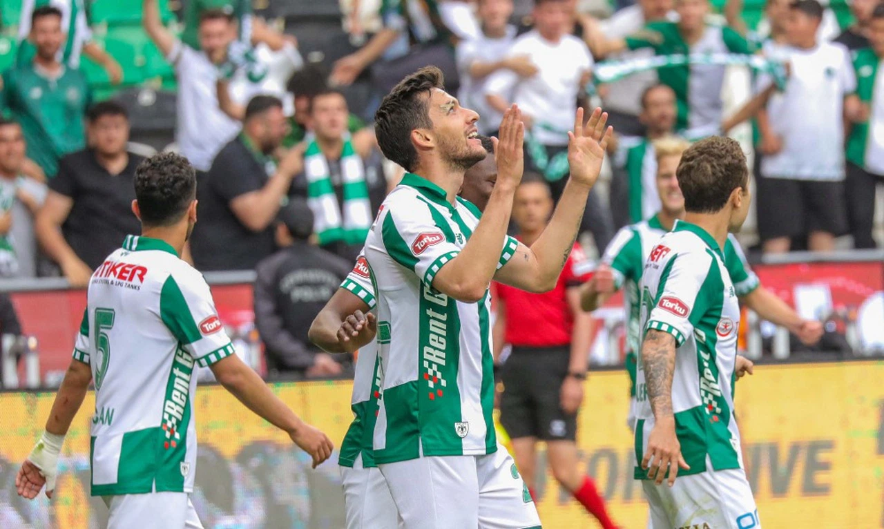 Konyaspor'da Recep Uçar, forvet tercihini cevapladı