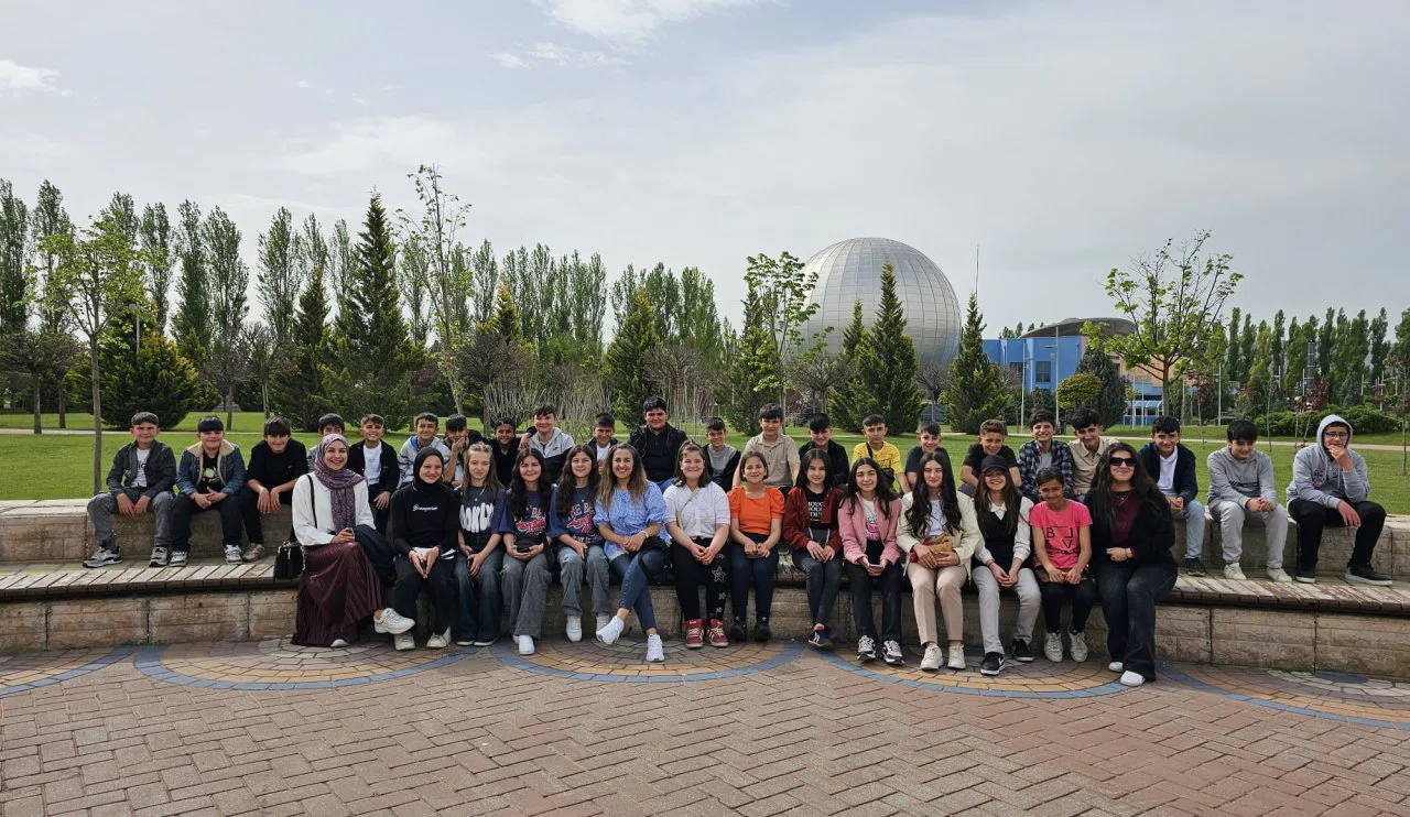 Konya'da Öğretmenlerden Dayanışma Örneği! Promosyon Parasını Öğrencilere Harcadılar